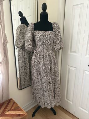 H&M Black and White Floral Puff-Sleeve Midi Dress